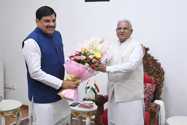 लोकभवन में राज्यपाल से मिले सीएम डा मोहन यादव