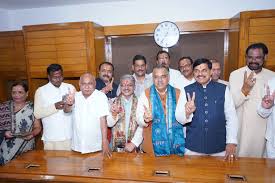 बीजेपी प्रत्याशियों ने दाखिल किए नामांकन, उम्मीदों पर खरा उतरने का भरोसा बीजेपी प्रत्याशियों ने दाखिल किए नामांकन, उम्मीदों पर खरा उतरने का भरोसा